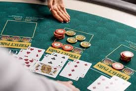 mercon88 app interface showing Liga 1 markets and live roulette tables